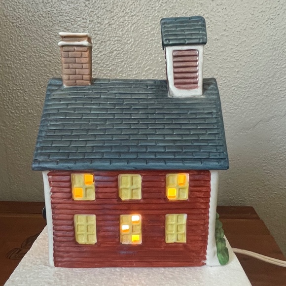 Vintage Americana Porcelain Collectable Village Lighted Schoolhouse - Picture 6 of 13